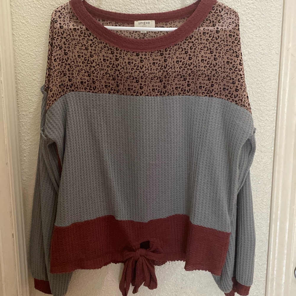 Umgee sweater size M